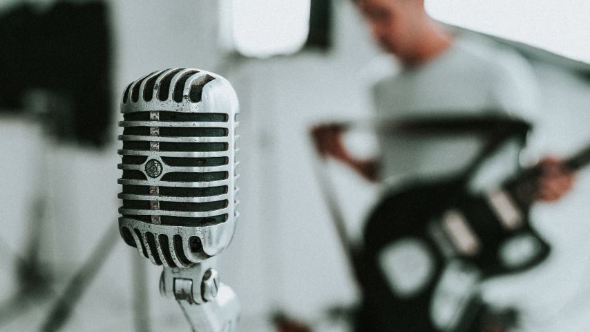 The Difference Between Romanization and Easy Phonetics for Singing